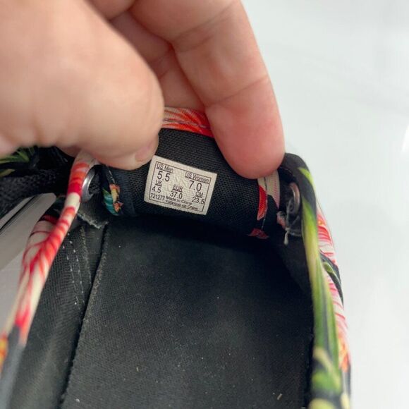 VANS Atwood Shoes Womens 7 Canvas Hawaiian Tropical Floral Black Multi Sneakers - Picture 4 of 15